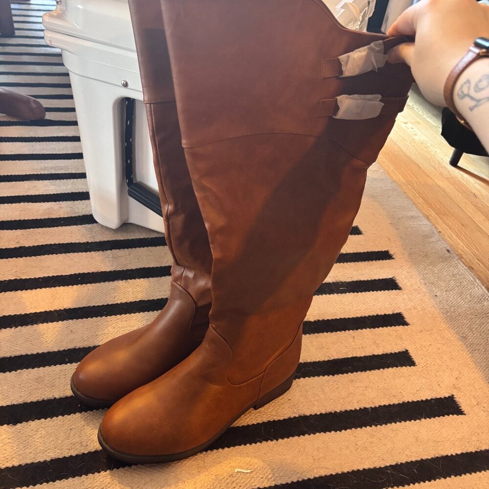 NWOT Wide Calf Brown Riding Boots